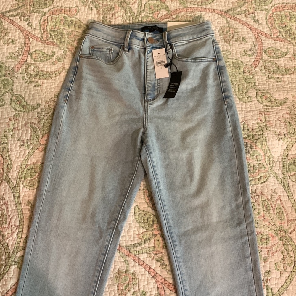 Ann Taylor | The Skinny (In Curvy) Jeans - Picture 3 of 3